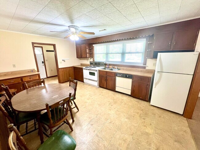 Building Photo - 881 Belvedere Clearwater Rd