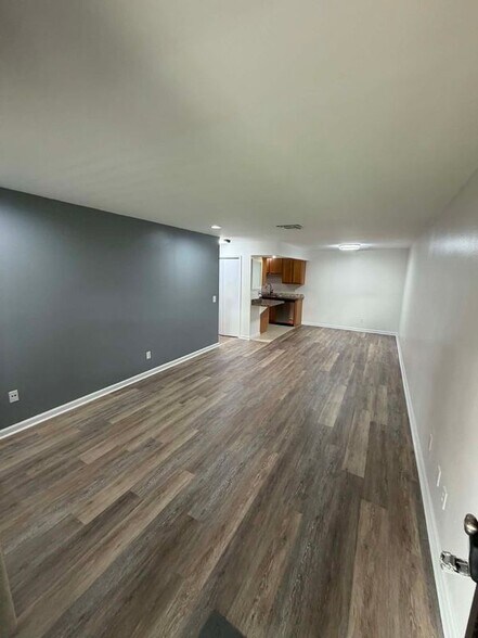 Building Photo - 3094 Plaza Terrace Dr