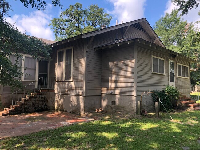 Building Photo - 716 W Georgia Ave