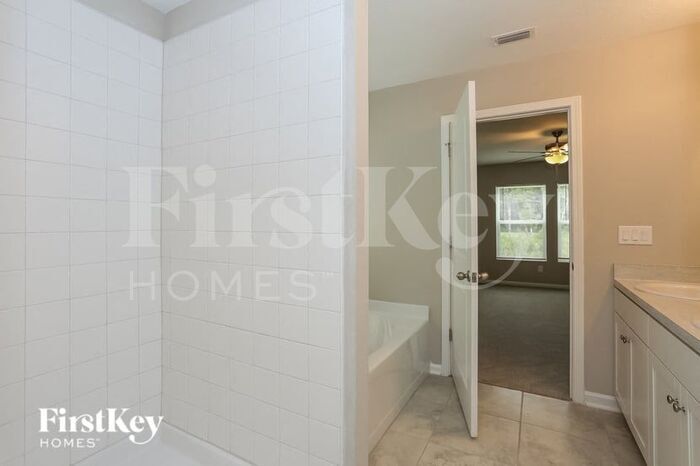 Building Photo - 11634 Dunns Crossing Dr