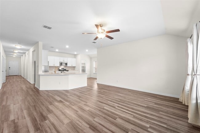 Building Photo - 1357 Rembrandt Dr