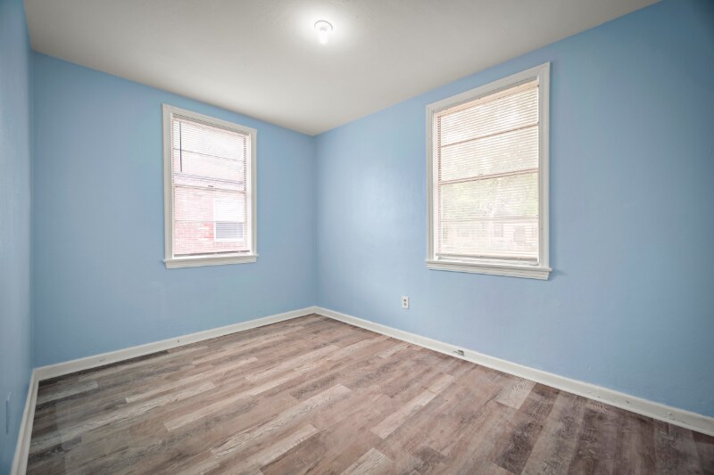 Building Photo - 1723 E 23rd St