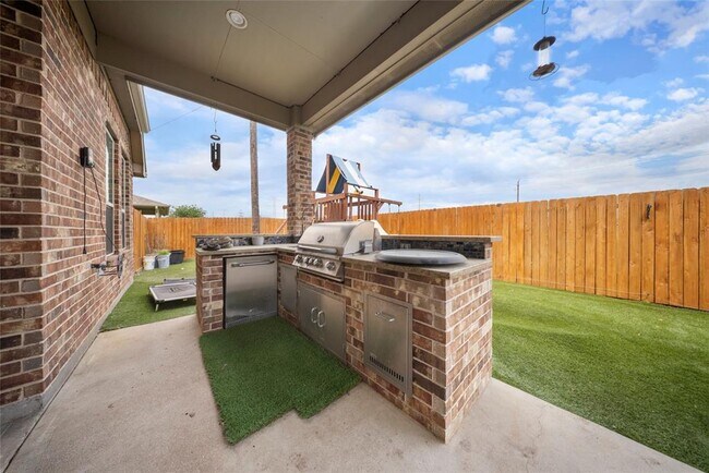 Building Photo - 3306 Benbrook Springs Ln