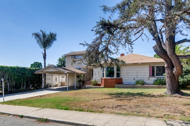 Building Photo - !!!MOVE IN SPECIAL - 50% off !!! Upgraded 4 Bedroom/3 bath Home with Pool & Detached Pool House/O...