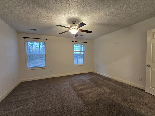 Building Photo - 982 Westfield Ct