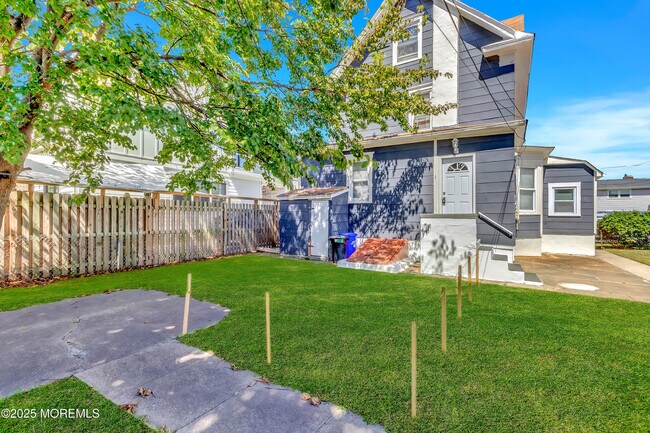 Building Photo - 203 13th Ave