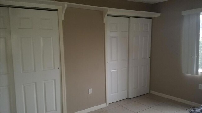 Building Photo - 2612 Hidden Lake Dr N