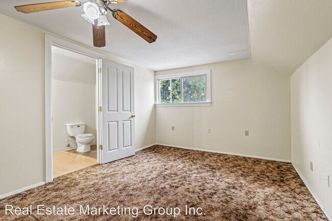 Building Photo - 3 br, 2 bath House - 219 Mossyrock Ave
