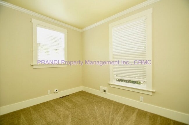 Building Photo - 317 Montecito Dr