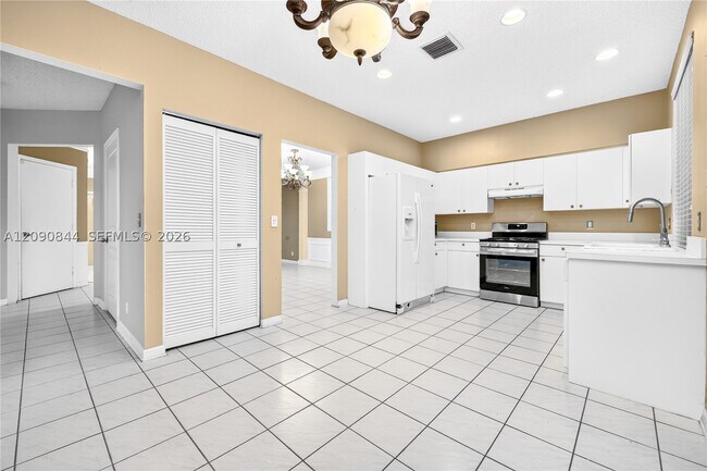 Building Photo - 5868 N Plum Bay Pkwy