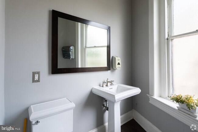 Building Photo - 1724 20th St NW