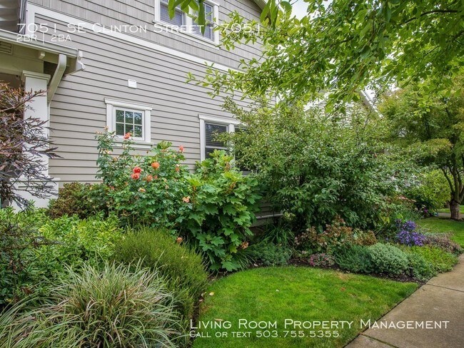 Building Photo - 7051 SE Clinton St