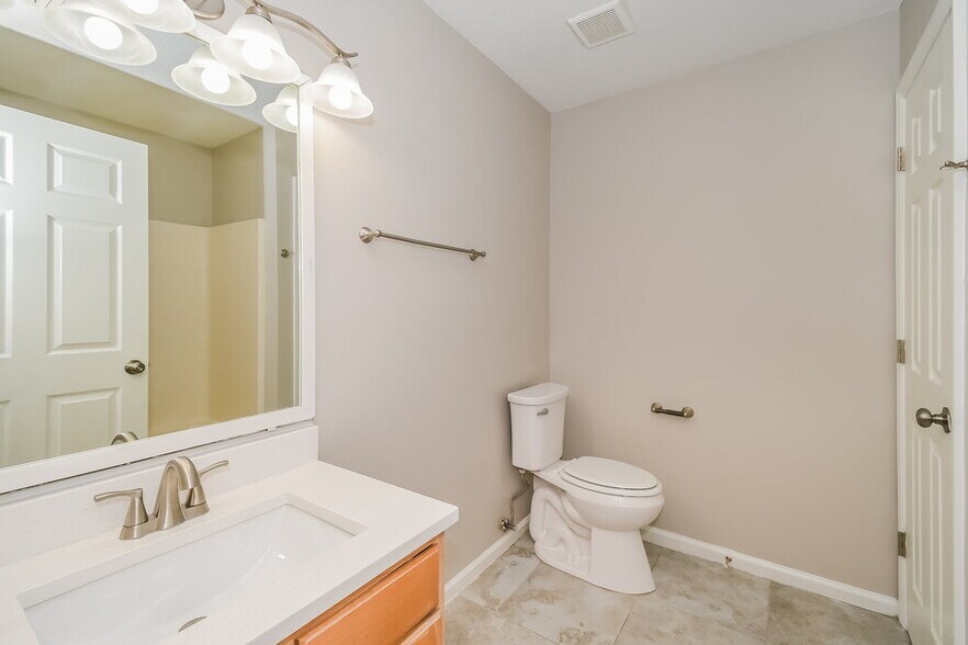Building Photo - 7157 Beekman Lake Dr