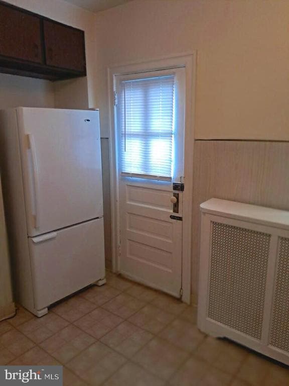 Building Photo - 652 Jamestown Ave.