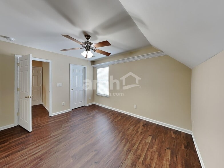 Building Photo - 11225 Amherst Glen Dr