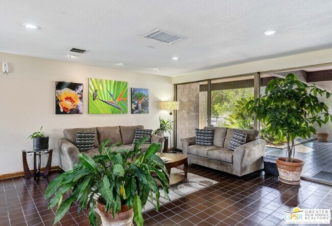 Building Photo - 317 San Domingo Dr