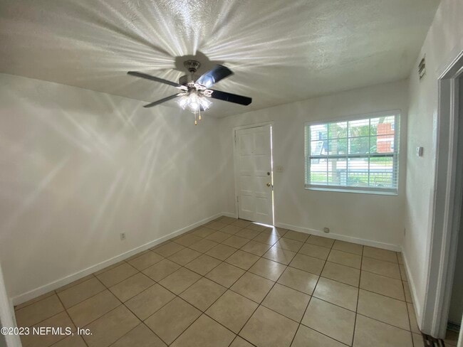 Building Photo - 3043 Belden St