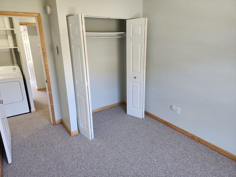 Building Photo - 279 Governors Park Rd