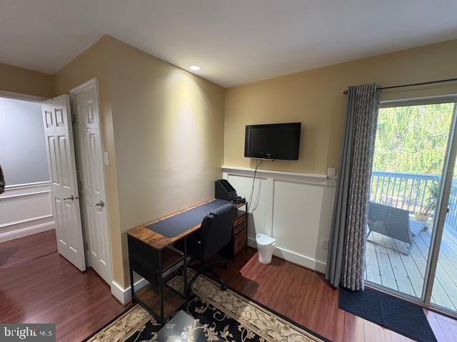 Building Photo - 310 Steeplechase Ct