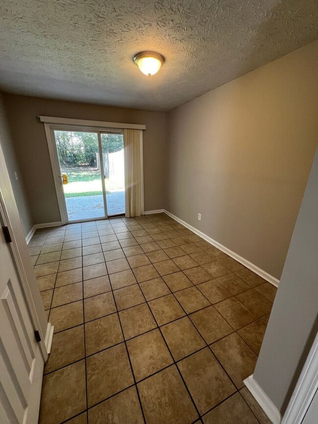 Building Photo - 2708 Greystone Ct