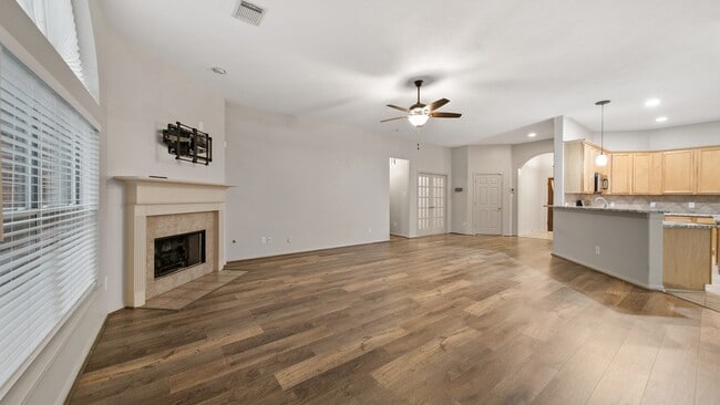 Building Photo - 4812 Lakefront Terrace Dr