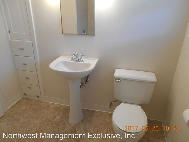 Building Photo - 3 br, 1.5 bath House - 2037 NE Dallas St.