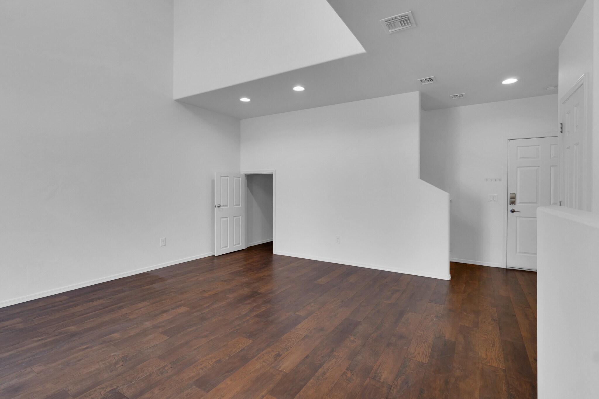 Building Photo - 4154 N Thurston Ln