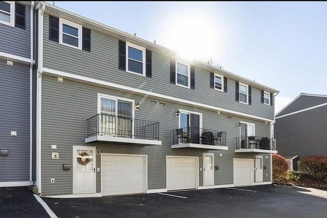 Building Photo - 1215 Pawtucket Blvd