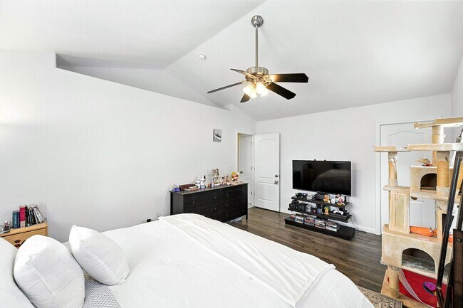 Building Photo - 3 car garage! Across from huge park! Great...