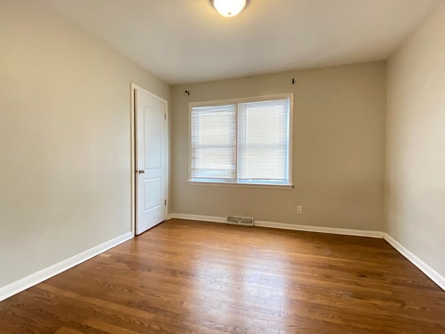 Building Photo - 3 Bedroom In Highland, IN