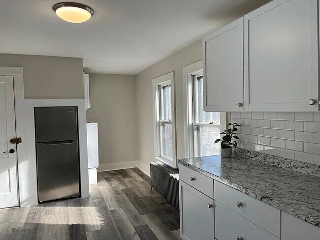 Building Photo - 35 Lincoln Ave