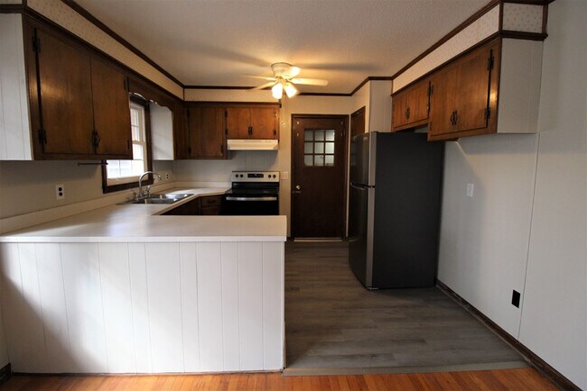 Building Photo - 2378 Valleybrook Rd