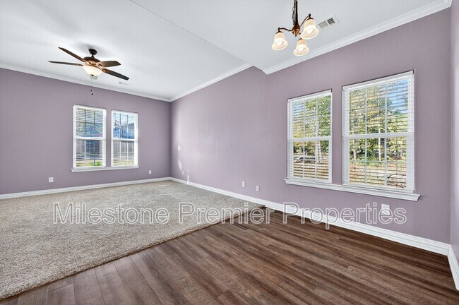 Building Photo - 305 W Walker St