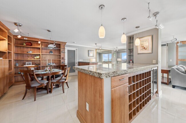 Building Photo - 4505 S Ocean Blvd