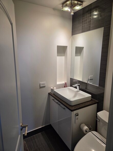 Master Bathroom - 700 Wellington Ave