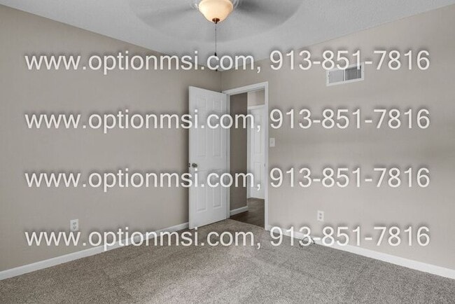 Building Photo - **Spacious 2-Bedroom Duplex in a Cul-de-Sac!**