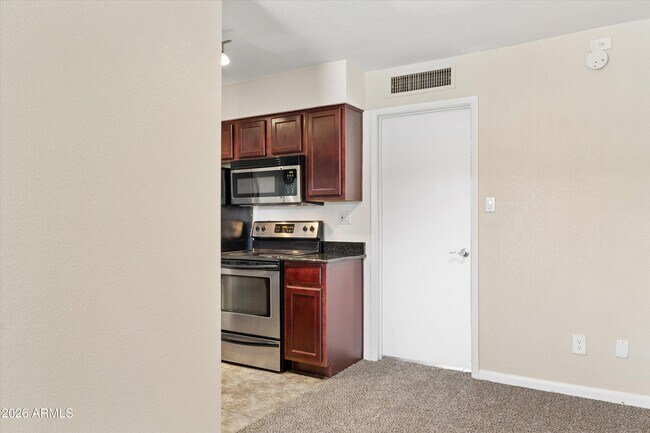 Building Photo - 5995 N 78th St