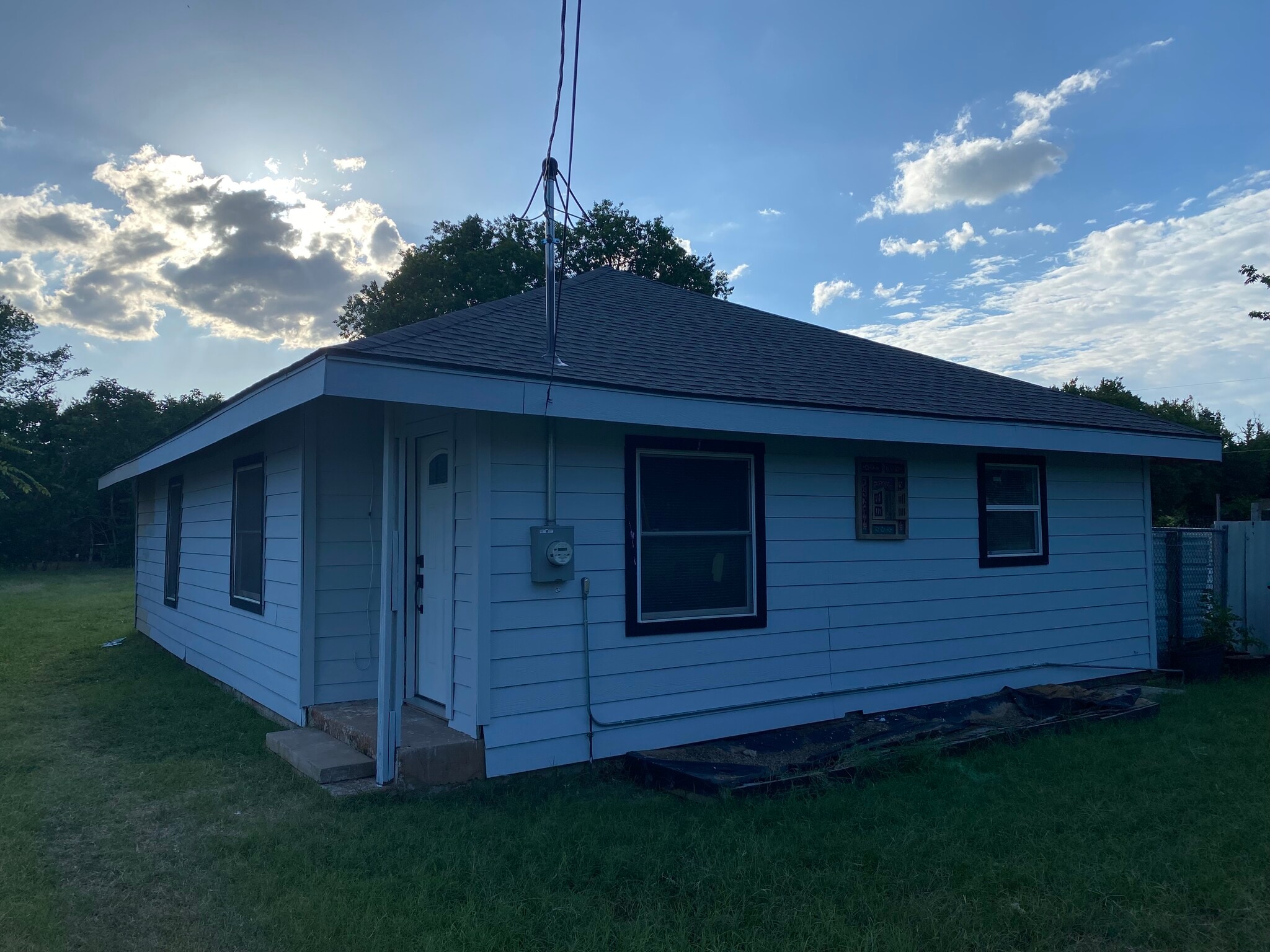 Building Photo - 714 Ross Ave