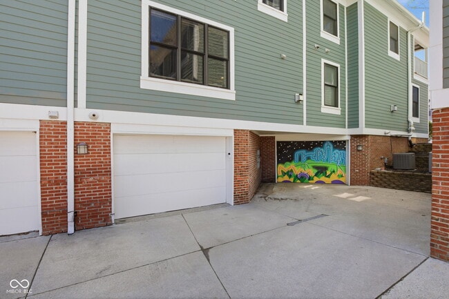 Building Photo - 228 E St Joseph St