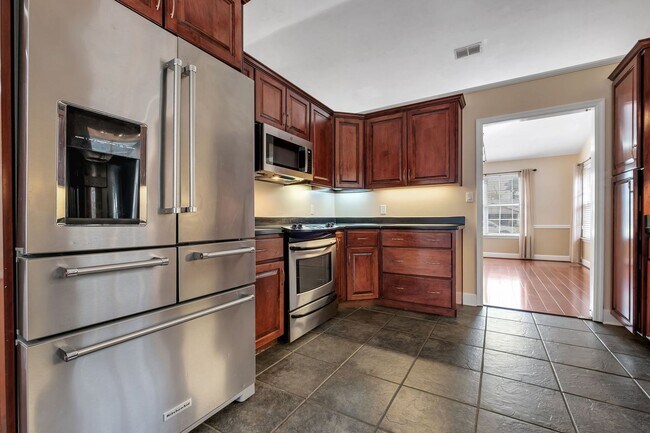 Building Photo - Killearn Estates 4 Bedroom Brick Home