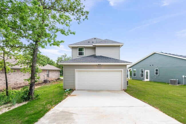 Building Photo - 1209 Chestnut Ct