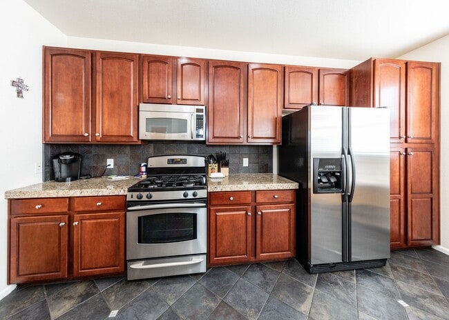 Building Photo - Downtown 3 Bedroom Townhome with 2 Car Garage