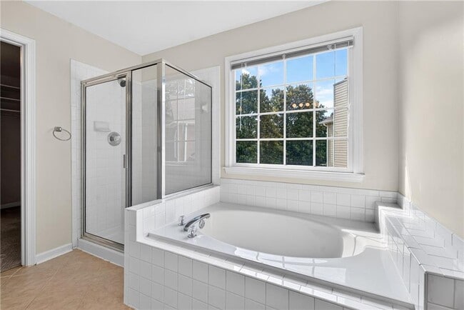 Building Photo - 2311 Ravinia Ct NE