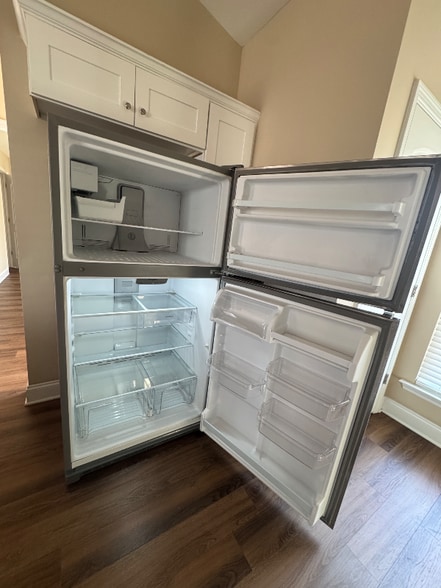 Building Photo - 109 Dry Branch Ct