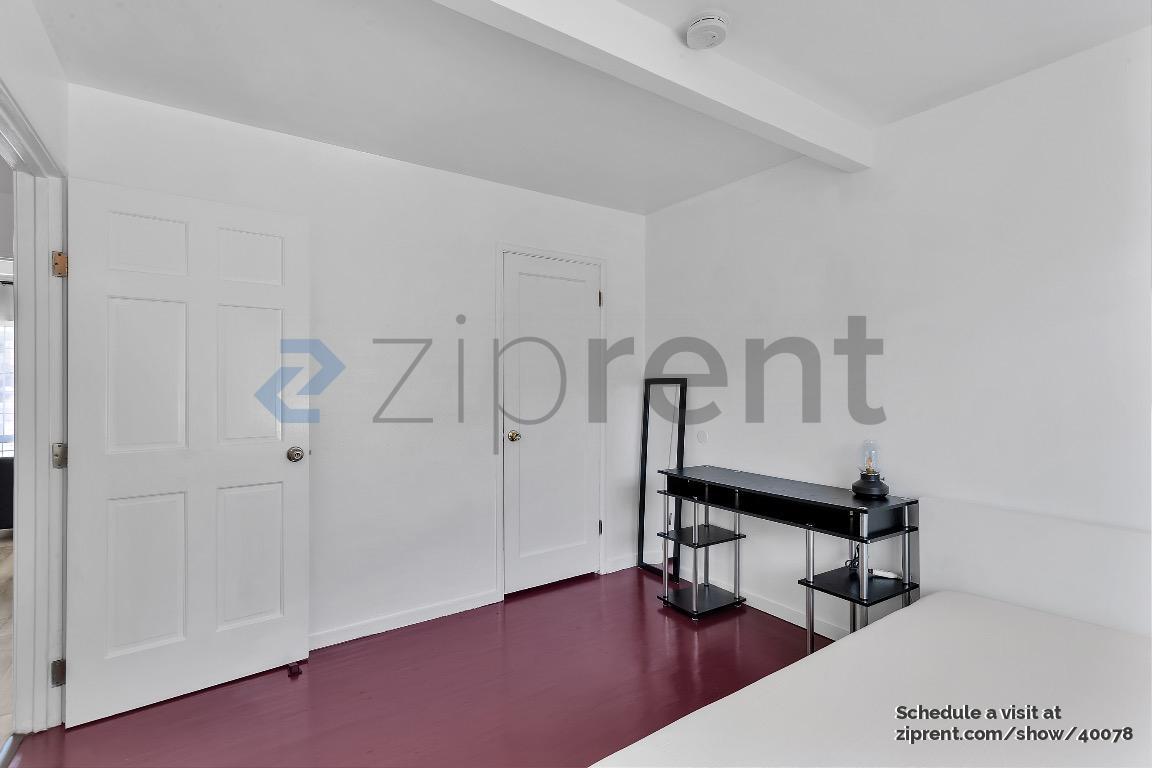 Building Photo - 1387 Goettingen St