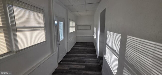 Primary Photo - 107 River Rd Dr