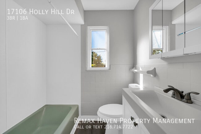 Building Photo - 17106 Holly Hill Dr