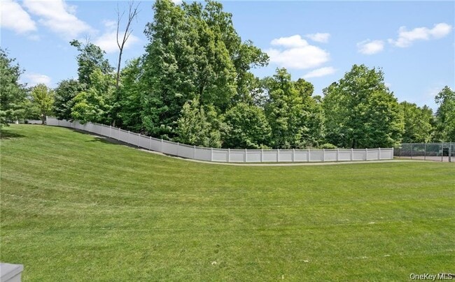 Building Photo - 5 Case Ct