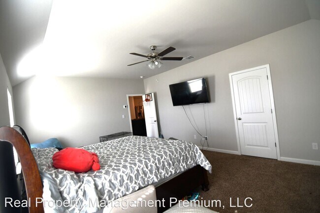 Building Photo - 4 br, 2 bath House - 16017 Olive Grove Dr