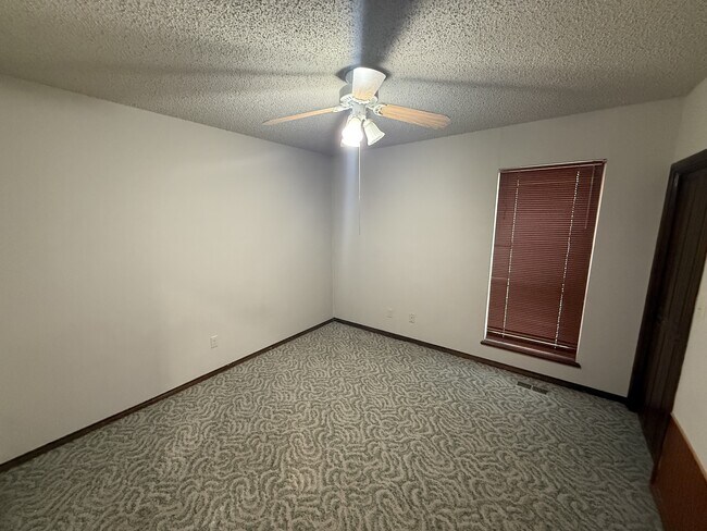 Building Photo - 708 S Monte Vista St